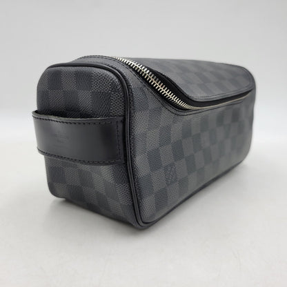 【中古品】【メンズ/レディース】 LOUIS VUITTON ルイ・ヴィトン N47625 BA1183 ダミエ グラフィット トワレ ポーチ バッグ 179-260406-as-05-izu カラー：ブラック 万代Net店