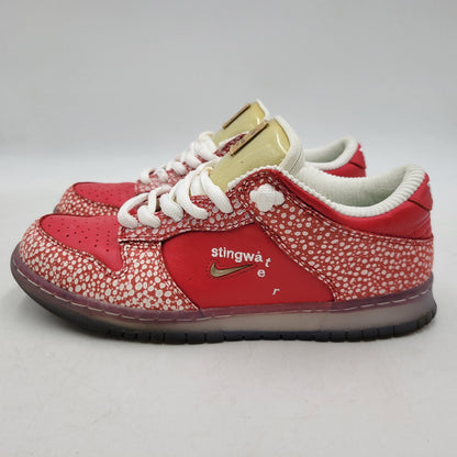 【中古品】【メンズ/レディース】 NIKE SB ナイキエスビー × STINGWATER スティングウォーター DUNK LOW OG QS DH7650-600 SB ダンク ロー OG QS スニーカー シューズ 靴 160-260406-as-13-izu サイズ：26cm カラー：CHILE RED/CLEAR-WHITE-SAIL 万代Net店