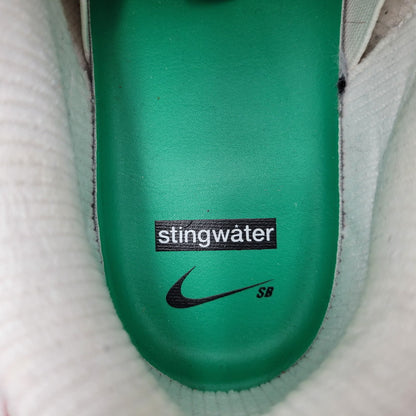 【中古品】【メンズ/レディース】 NIKE SB ナイキエスビー × STINGWATER スティングウォーター DUNK LOW OG QS DH7650-600 SB ダンク ロー OG QS スニーカー シューズ 靴 160-260406-as-13-izu サイズ：26cm カラー：CHILE RED/CLEAR-WHITE-SAIL 万代Net店