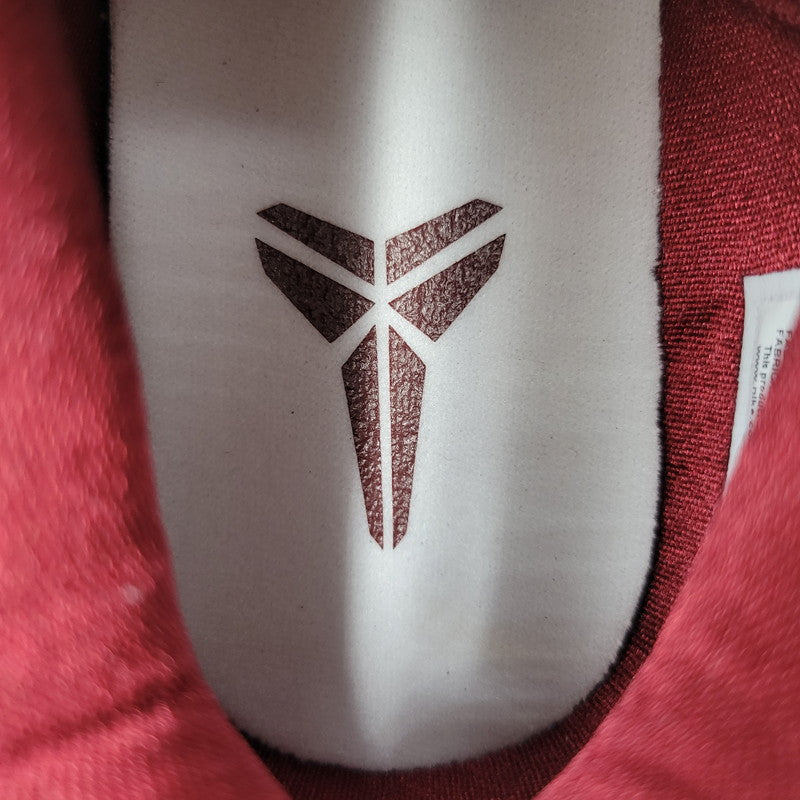 【中古美品】【メンズ】 NIKE ナイキ KOBE V PROTRO IM0557-001 コービー 5 プロトロ スニーカー シューズ 靴 160-260406-as-16-izu サイズ：26.5cm カラー：METALLIC SILVER/TEAM RED-White 万代Net店