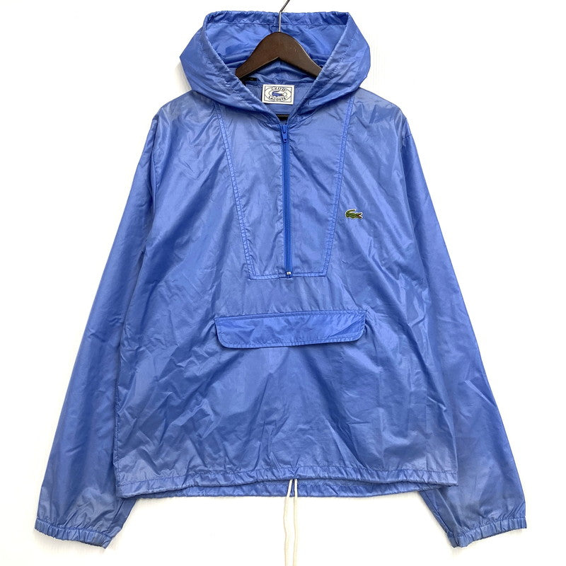 【中古品】【メンズ】 IZOD LACOSTE アイゾッド ラコステ NYLON ANORAK HOODIE ナイロン アノラック フーディー 青円糸巻タグ 146-260607-as-27-izu サイズ：M カラー：ライトブルー 万代Net店