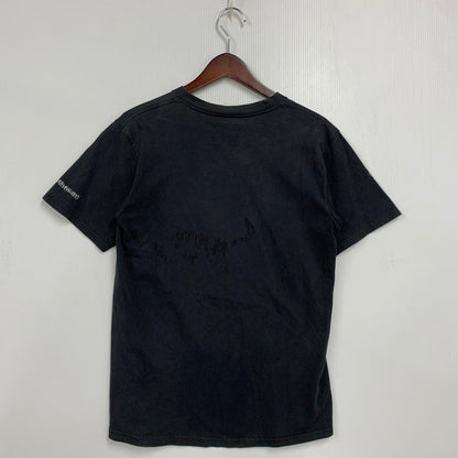 【現状渡し品】【メンズ】 STUSSY ステューシー ×NEIGHBORHOOD ネイバーフッド × SA STUDIO スタジオ MR.CARTOON ミスターカートゥーン BONEYARDS ボーンヤーズ S/S ショートスリーブ TEE Tシャツ トップス 半袖 142-260410-ya-04-izu サイズ：S カラー：BLACK 万代Net店
