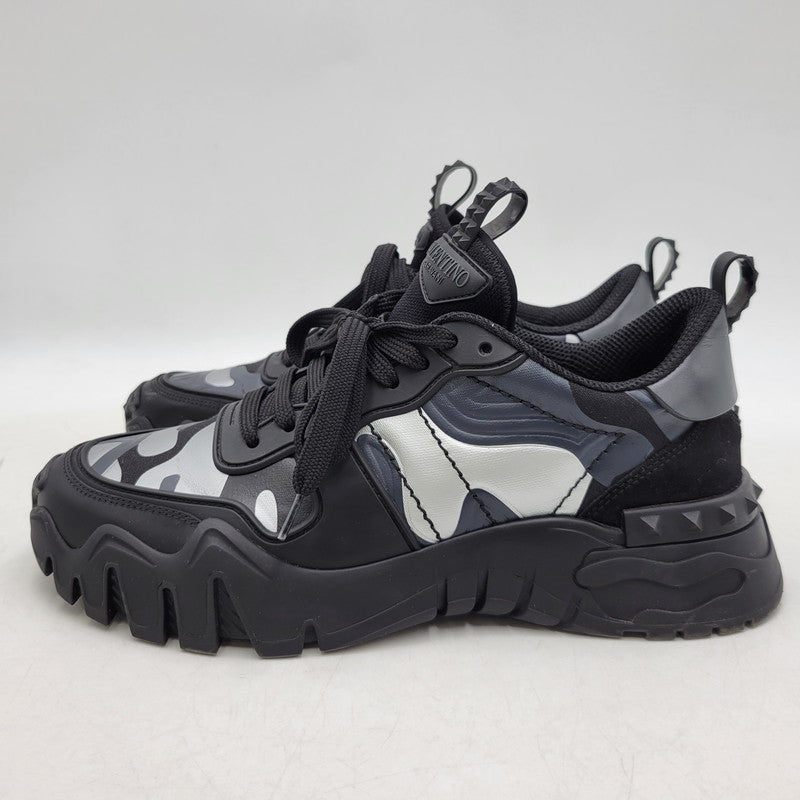 【中古品】【メンズ】 Valentino Garavani ヴァレンティノ・ガラヴァーニ ROCKRUNNER PLUS TY0S0C88MHB ロックランナープラス スニーカー シューズ 靴 183-260412-as-10-izu サイズ：40 カラー：ブラック系 万代Net店