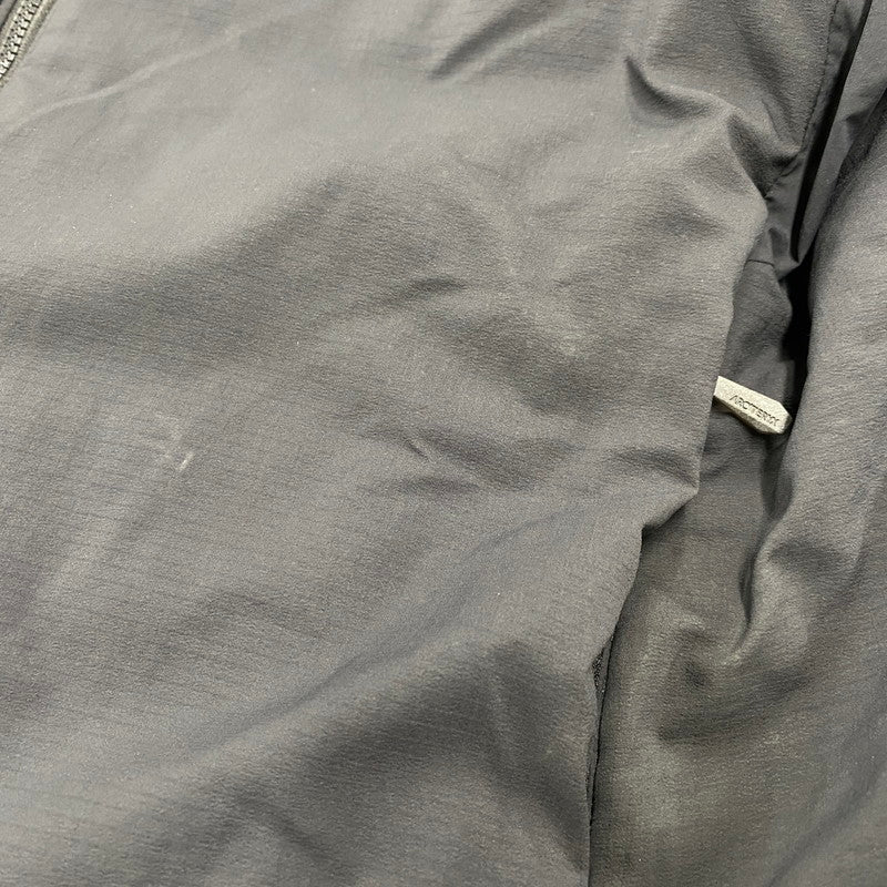 【中古品】【メンズ】 ARC'TERYX アークテリクス 24105-129829 ATOM AR HOODY アトム フーディ ジャケット アウター 144-260414-kh-06-izu サイズ：L カラー：ブラック 万代Net店