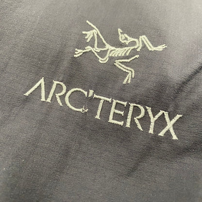 【中古品】【メンズ】 ARC'TERYX アークテリクス 24105-129829 ATOM AR HOODY アトム フーディ ジャケット アウター 144-260414-kh-06-izu サイズ：L カラー：ブラック 万代Net店