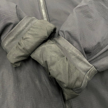 【中古品】【メンズ】 ARC'TERYX アークテリクス 24105-129829 ATOM AR HOODY アトム フーディ ジャケット アウター 144-260414-kh-06-izu サイズ：L カラー：ブラック 万代Net店
