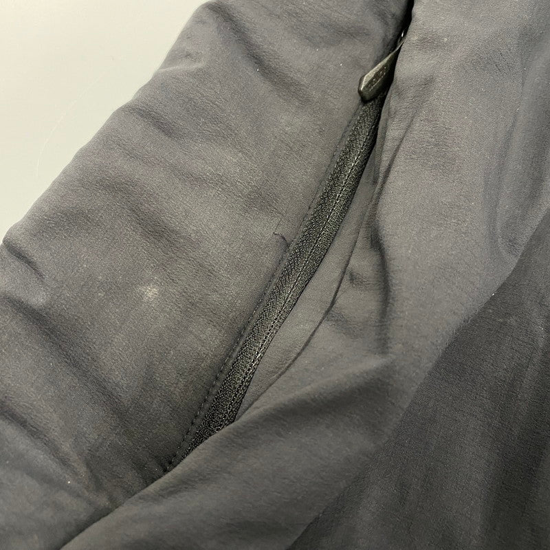 【中古品】【メンズ】 ARC'TERYX アークテリクス 24105-129829 ATOM AR HOODY アトム フーディ ジャケット アウター 144-260414-kh-06-izu サイズ：L カラー：ブラック 万代Net店