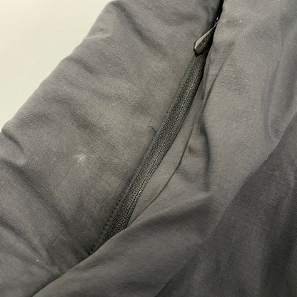 【中古品】【メンズ】 ARC'TERYX アークテリクス 24105-129829 ATOM AR HOODY アトム フーディ ジャケット アウター 144-260414-kh-06-izu サイズ：L カラー：ブラック 万代Net店