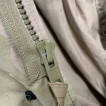 【中古品】【メンズ】 U.S.ARMY ユーエスアーミー SP0100-99-D-0303 COAT COLD WEATHER FIELD DESERT CAMOUFLAGE PATTERN コート コールドウェザー フィールド デザート カモフラージュ パターン アウター 146-260414-kh-07-izu カラー：マルチ 万代Net店