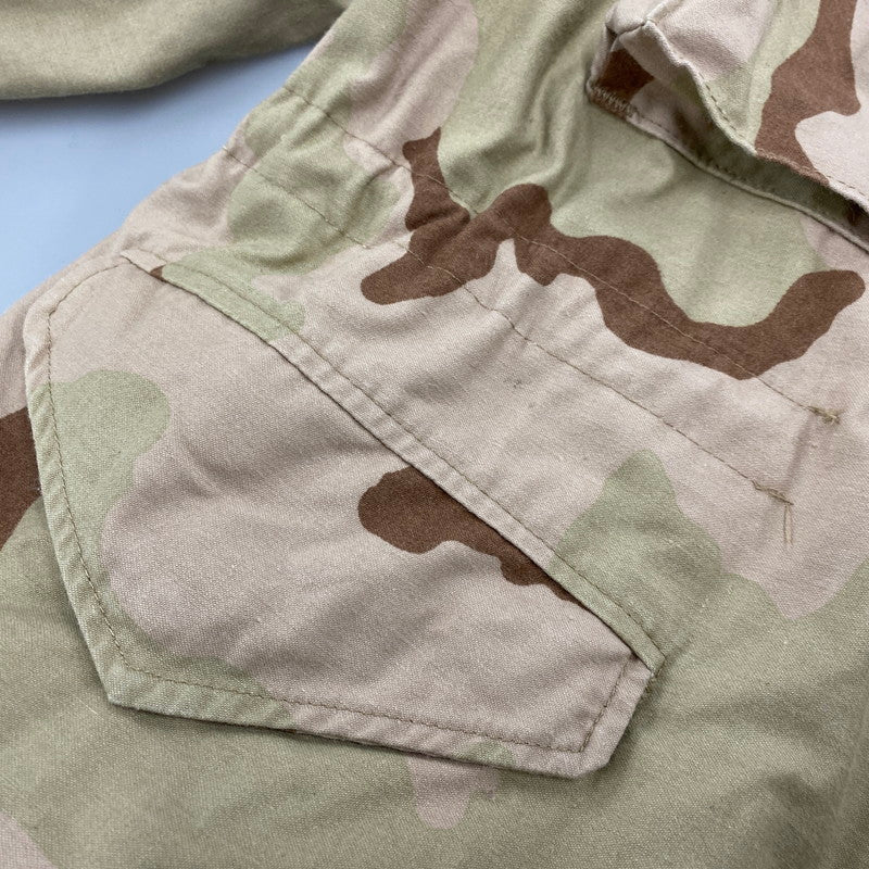 【中古品】【メンズ】 U.S.ARMY ユーエスアーミー SP0100-99-D-0303 COAT COLD WEATHER FIELD DESERT CAMOUFLAGE PATTERN コート コールドウェザー フィールド デザート カモフラージュ パターン アウター 146-260414-kh-07-izu カラー：マルチ 万代Net店
