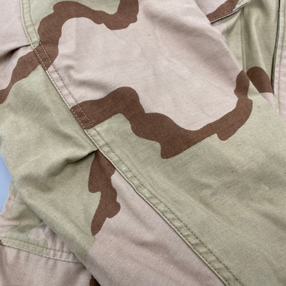 【中古品】【メンズ】 U.S.ARMY ユーエスアーミー SP0100-99-D-0303 COAT COLD WEATHER FIELD DESERT CAMOUFLAGE PATTERN コート コールドウェザー フィールド デザート カモフラージュ パターン アウター 146-260414-kh-07-izu カラー：マルチ 万代Net店