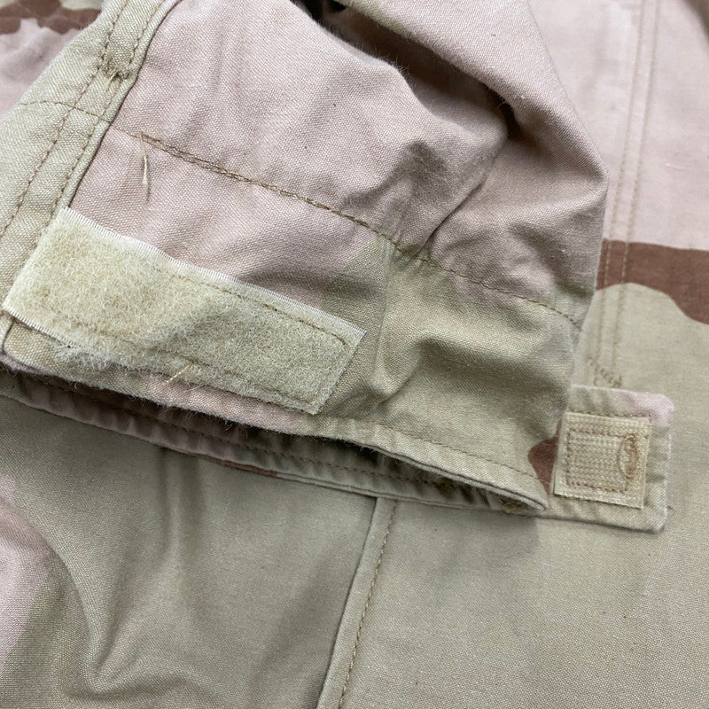 【中古品】【メンズ】 U.S.ARMY ユーエスアーミー SP0100-99-D-0303 COAT COLD WEATHER FIELD DESERT CAMOUFLAGE PATTERN コート コールドウェザー フィールド デザート カモフラージュ パターン アウター 146-260414-kh-07-izu カラー：マルチ 万代Net店