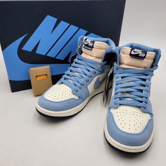【中古品】【メンズ】 NIKE ナイキ FD2596-400 WOMEN'S AIR JORDAN 1 RETRO HIGH OG ウィメンズ エア ジョーダン 1 レトロ ハイ OG ファースト イン フライト スニーカー 靴 160-260416-kh-09-izu サイズ：27.5 カラー：UNIVERSITY BLUE/UNIVERSITY GOLD-SAIL 万代Net店