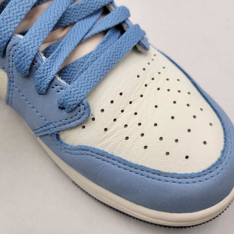 【中古品】【メンズ】 NIKE ナイキ FD2596-400 WOMEN'S AIR JORDAN 1 RETRO HIGH OG ウィメンズ エア ジョーダン 1 レトロ ハイ OG ファースト イン フライト スニーカー 靴 160-260416-kh-09-izu サイズ：27.5 カラー：UNIVERSITY BLUE/UNIVERSITY GOLD-SAIL 万代Net店