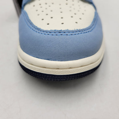 【中古品】【メンズ】 NIKE ナイキ FD2596-400 WOMEN'S AIR JORDAN 1 RETRO HIGH OG ウィメンズ エア ジョーダン 1 レトロ ハイ OG ファースト イン フライト スニーカー 靴 160-260416-kh-09-izu サイズ：27.5 カラー：UNIVERSITY BLUE/UNIVERSITY GOLD-SAIL 万代Net店