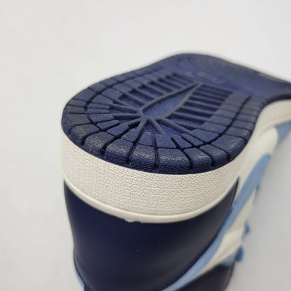 【中古品】【メンズ】 NIKE ナイキ FD2596-400 WOMEN'S AIR JORDAN 1 RETRO HIGH OG ウィメンズ エア ジョーダン 1 レトロ ハイ OG ファースト イン フライト スニーカー 靴 160-260416-kh-09-izu サイズ：27.5 カラー：UNIVERSITY BLUE/UNIVERSITY GOLD-SAIL 万代Net店