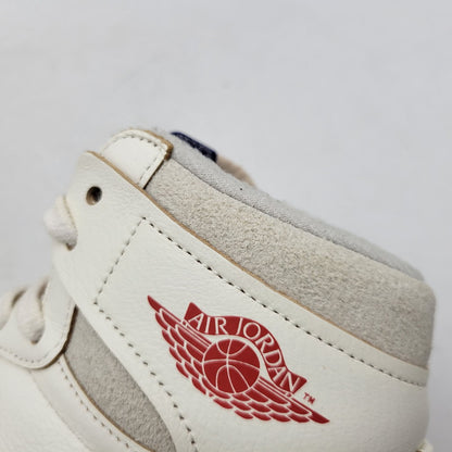 【中古品】【メンズ】 NIKE ナイキ DB4612-100 WOMEN'S AIR JORDAN 1 RETRO HIGH OG RARE AIR ウィメンズ エア ジョーダン 1 レトロ ハイ OG レア エア シナバー スニーカー 靴 160-260416-kh-13-izu サイズ：27.5 カラー：SAIL/CINNABAR-LIGHT 万代Net店