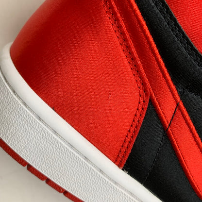 【中古品】【メンズ】 NIKE ナイキ FD4810-061 WOMEN'S AIR JORDAN 1 RETRO HIGH OG SATIN BRED ウィメンズ エア ジョーダン 1 レトロ ハイ サテンブレッド スニーカー 靴 160-260416-kh-18-izu サイズ：28 カラー：BLACK/UNIVERSTY RED-WHITE 万代Net店