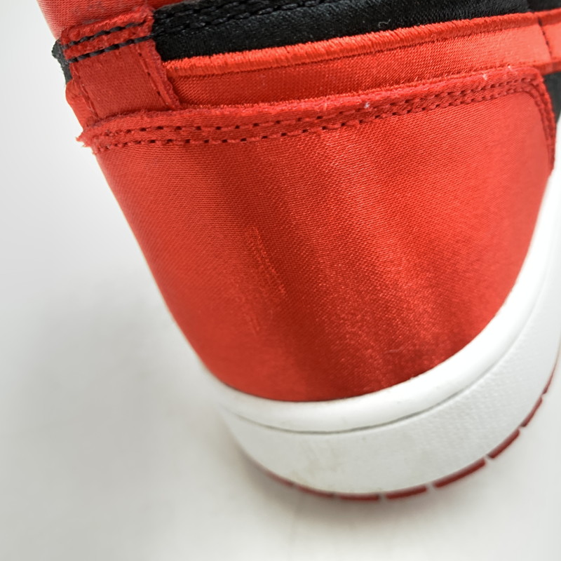 【中古品】【メンズ】 NIKE ナイキ FD4810-061 WOMEN'S AIR JORDAN 1 RETRO HIGH OG SATIN BRED ウィメンズ エア ジョーダン 1 レトロ ハイ サテンブレッド スニーカー 靴 160-260416-kh-18-izu サイズ：28 カラー：BLACK/UNIVERSTY RED-WHITE 万代Net店
