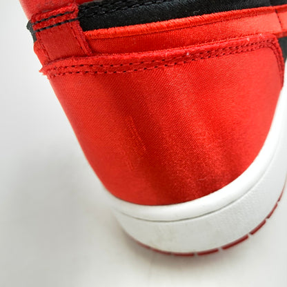 【中古品】【メンズ】 NIKE ナイキ FD4810-061 WOMEN'S AIR JORDAN 1 RETRO HIGH OG SATIN BRED ウィメンズ エア ジョーダン 1 レトロ ハイ サテンブレッド スニーカー 靴 160-260416-kh-18-izu サイズ：28 カラー：BLACK/UNIVERSTY RED-WHITE 万代Net店