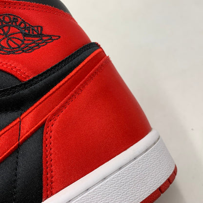 【中古品】【メンズ】 NIKE ナイキ FD4810-061 WOMEN'S AIR JORDAN 1 RETRO HIGH OG SATIN BRED ウィメンズ エア ジョーダン 1 レトロ ハイ サテンブレッド スニーカー 靴 160-260416-kh-18-izu サイズ：28 カラー：BLACK/UNIVERSTY RED-WHITE 万代Net店