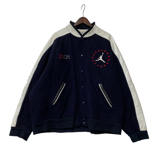 【中古品】【メンズ】 JORDAN BRAND ジョーダン ブランド 20周年モデル 2005 LIMITED EDITION WOOL×LEATHER STADIUM JACKET リミテッド エディション ウール レザー スタジアム ジャケット アウター 146-260418-cs-07-izu サイズ：XXL カラー：ネイビー×ホワイト 万代Net店