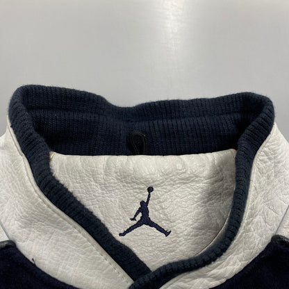 【中古品】【メンズ】 JORDAN BRAND ジョーダン ブランド 20周年モデル 2005 LIMITED EDITION WOOL×LEATHER STADIUM JACKET リミテッド エディション ウール レザー スタジアム ジャケット アウター 146-260418-cs-07-izu サイズ：XXL カラー：ネイビー×ホワイト 万代Net店