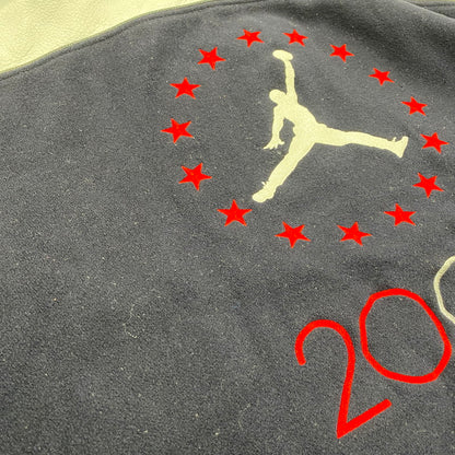 【中古品】【メンズ】 JORDAN BRAND ジョーダン ブランド 20周年モデル 2005 LIMITED EDITION WOOL×LEATHER STADIUM JACKET リミテッド エディション ウール レザー スタジアム ジャケット アウター 146-260418-cs-07-izu サイズ：XXL カラー：ネイビー×ホワイト 万代Net店