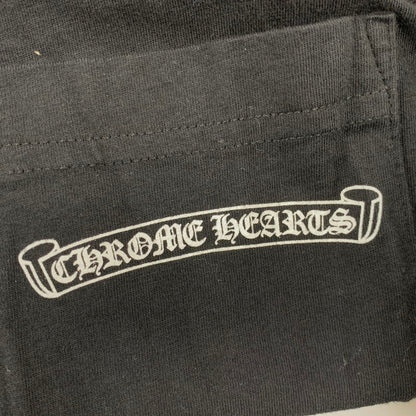 【中古品】【メンズ】 CHROME HEARTS クロムハーツ SCROLL LABEL PRINT T-SHIRT スクロールラベル プリント Tシャツ 半袖 トップス 190-260422-as-04-izu サイズ：XL カラー：ブラック 万代Net店