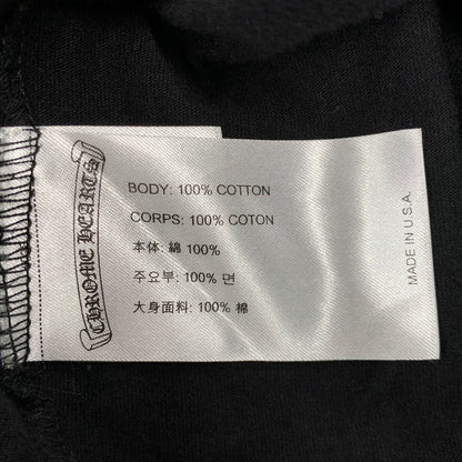 【中古品】【メンズ】 CHROME HEARTS クロムハーツ SCROLL LABEL PRINT T-SHIRT スクロールラベル プリント Tシャツ 半袖 トップス 190-260422-as-04-izu サイズ：XL カラー：ブラック 万代Net店