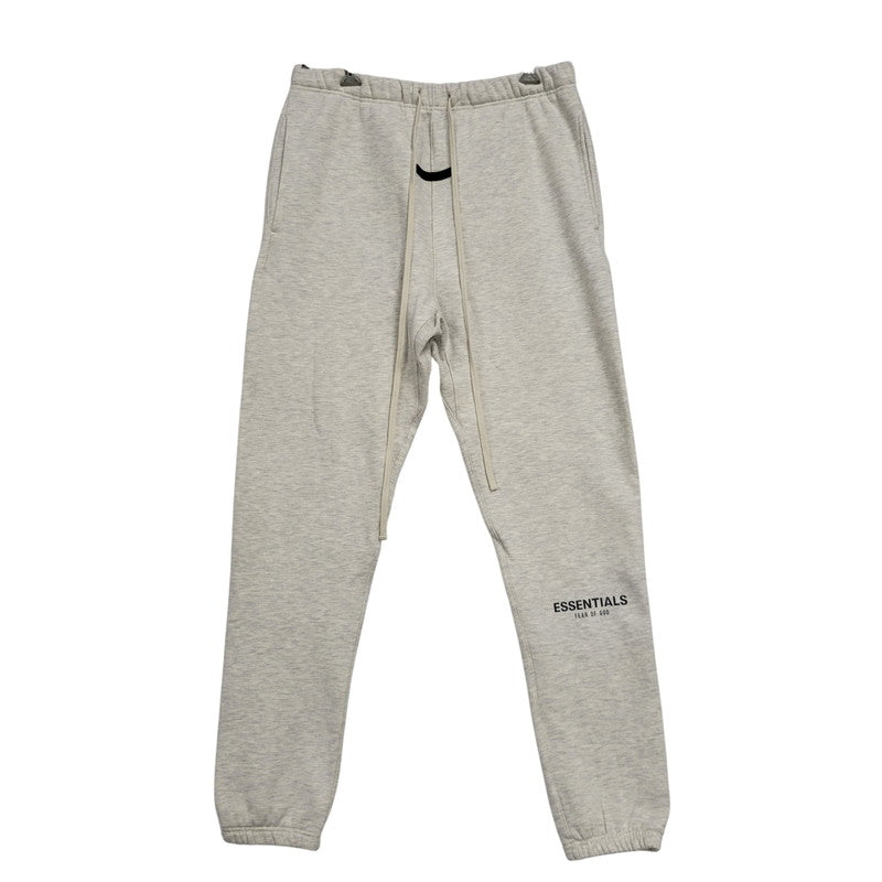 【中古品】【メンズ】 FEAR OF GOD FOG ESSENTIALS フィア オブ ゴッド エッセンシャルズ FLEECE SWEATPANTS フリーススウェットパンツ 153-260420-as-06-izu サイズ：L カラー：グレー系 万代Net店