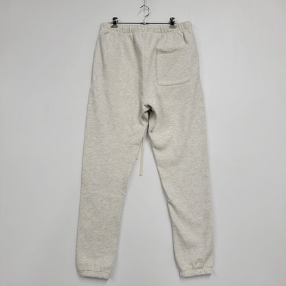 【中古品】【メンズ】 FEAR OF GOD FOG ESSENTIALS フィア オブ ゴッド エッセンシャルズ FLEECE SWEATPANTS フリーススウェットパンツ 153-260420-as-06-izu サイズ：L カラー：グレー系 万代Net店