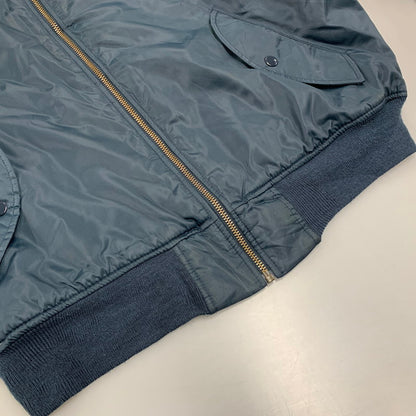 【中古品】【メンズ】 BLUE VACATION ブルーバケーション PATCH MA-1 FLIGHT JACKET パッチ エムエーワン フライト ジャケット アウター 146-260424-cs-09-izu サイズ：不明 カラー：ネイビー 万代Net店