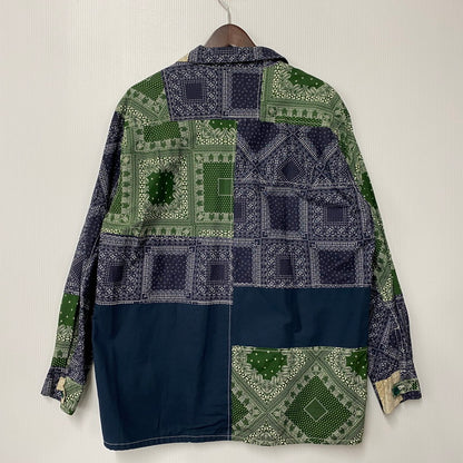 【中古品】【メンズ】 WEARABLE FILM ウェアラブルフィルム REMAKE PAISLEY PATTERN LS SHIRT リメイク ペイズリー パターン ロングスリーブ シャツ トップス 長袖 146-260425-kh-03-izu カラー：ネイビー×グリーン 万代Net店