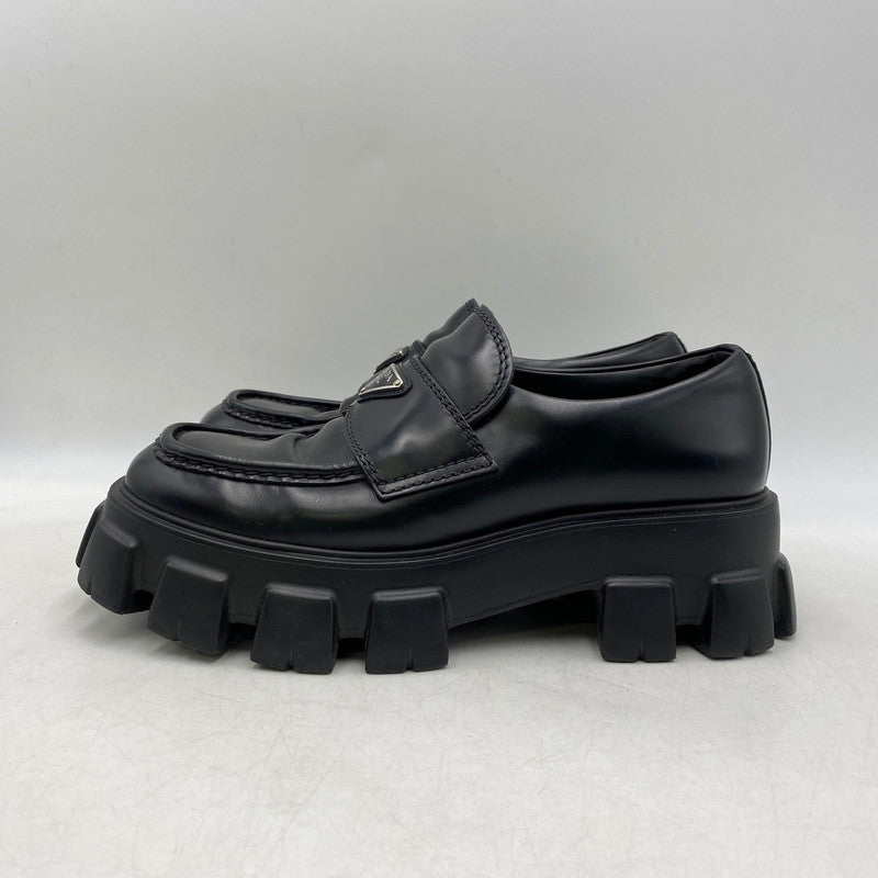 【中古品】【メンズ】 PRADA プラダ 2DE129 モノリス ブラッシュドレザー ローファー シューズ 靴 183-260426-as-03-izu サイズ：8 カラー：ブラック 万代Net店