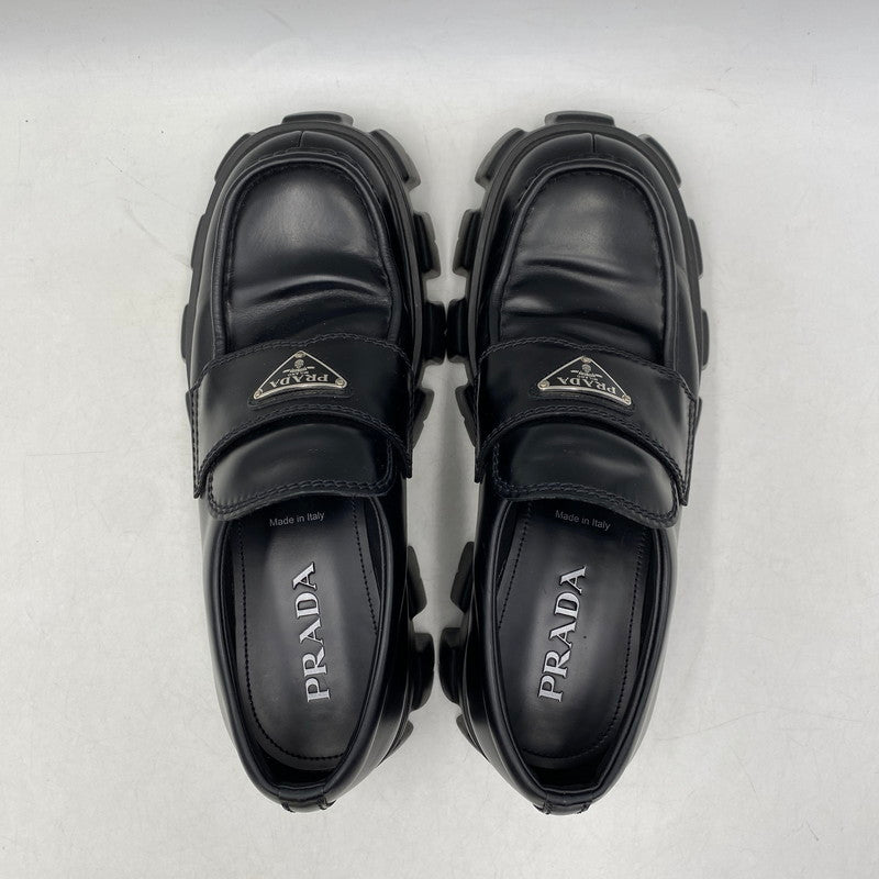 【中古品】【メンズ】 PRADA プラダ 2DE129 モノリス ブラッシュドレザー ローファー シューズ 靴 183-260426-as-03-izu サイズ：8 カラー：ブラック 万代Net店