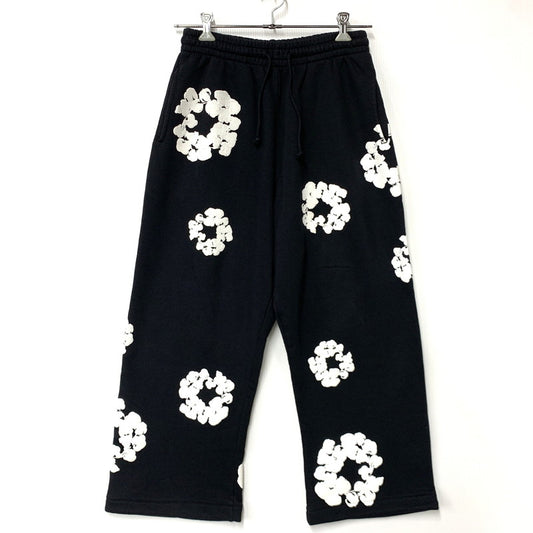 【中古品】【メンズ】 DENIM TEARS デニムティアーズ COTTON WREATH BAGGY SWEATPANTS コットン リース バギー スウェットパンツ ズボン ボトムス 153-260428-ya-06-izu サイズ：XS カラー：BLACK 万代Net店