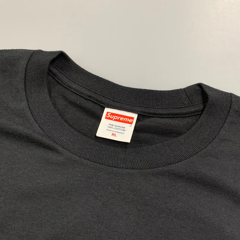 【中古品】【メンズ】 SUPREME シュプリーム × MIKE KELLEY マイク・ケリー 26SS BANNER TEE バナー Tシャツ トップス 半袖 149-260428-ya-02-izu サイズ：XL カラー：BLACK 万代Net店