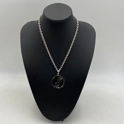 【中古品】【メンズ/レディース】 THE OBJECT ザオブジェクト TO-HKG-24014 YIN-YANG SYMBOL NECKLACE 陰陽 シンボル ネックレス アクセサリー 192-260501-kh-26-izu カラー：シルバー 万代Net店