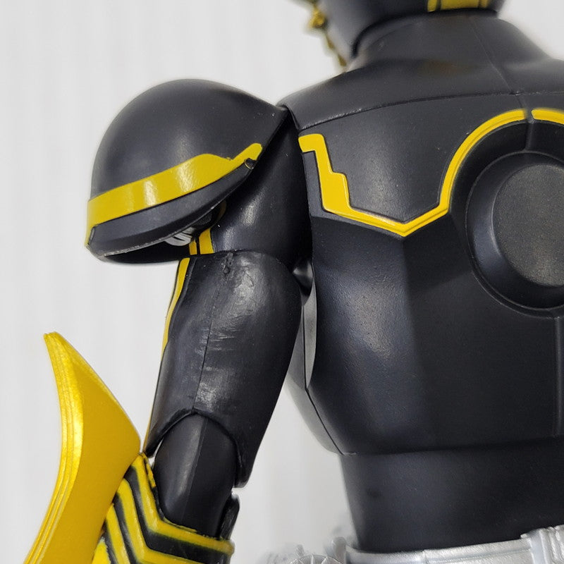 【中古品】 S.H.F 真骨彫製法 仮面ライダーオーズ ラトラーターコンボ 042-260929-mh-01-izuh 万代Net店