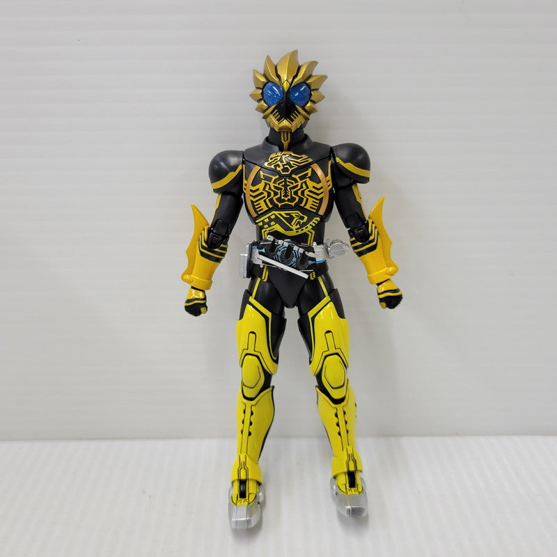 【中古品】 S.H.F 真骨彫製法 仮面ライダーオーズ ラトラーターコンボ 042-260929-mh-01-izuh 万代Net店