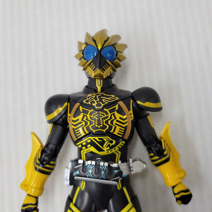 【中古品】 S.H.F 真骨彫製法 仮面ライダーオーズ ラトラーターコンボ 042-260929-mh-01-izuh 万代Net店
