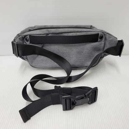 【中古美品】【メンズ/レディース】 NIID ニード R0 RADIANT CHEST BAG チェストバッグ ボディバッグ カバン 鞄 188-260506-as-46-izu カラー：グレー 万代Net店