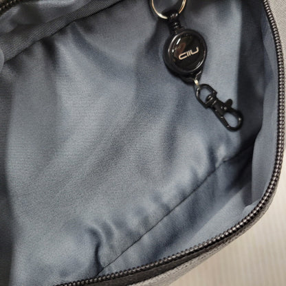 【中古美品】【メンズ/レディース】 NIID ニード R0 RADIANT CHEST BAG チェストバッグ ボディバッグ カバン 鞄 188-260506-as-46-izu カラー：グレー 万代Net店