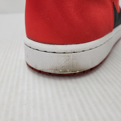 【中古品】【メンズ】 NIKE ナイキ WMNS AIR JORDAN 1 RETRO HI OG FD4810-061 ウィメンズ エアジョーダン 1 レトロ ハイ OG スニーカー シューズ 靴 160-260506-as-43-izu サイズ：28.5cm カラー：BLACK/UNIVERSTY RED-WHITE 万代Net店