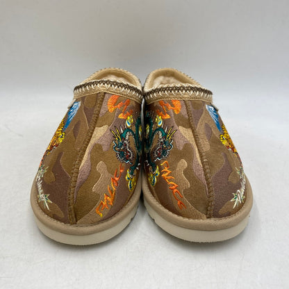 【中古美品】【メンズ/レディース】 PALACE パレス × UGG アグ 1172070-CTCM TASMAN SLIPPER BURNT CAMO タスマン スリッパ バーント カモ シューズ 靴 162-260503-ya-03-izu サイズ：26cm カラー：茶系 万代Net店