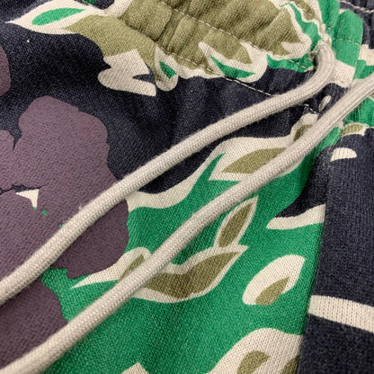 【中古品】【メンズ】 DENIM TEARS デニムティアーズ GREEN CAMO COTTON WREATH SWEATPANT グリーン カモ コットン リース スウェットパンツ ボトムス 153-260503-kh-08-izu サイズ：S カラー：マルチ 万代Net店
