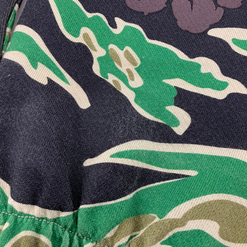 【中古品】【メンズ】 DENIM TEARS デニムティアーズ GREEN CAMO COTTON WREATH SWEATPANT グリーン カモ コットン リース スウェットパンツ ボトムス 153-260503-kh-08-izu サイズ：S カラー：マルチ 万代Net店
