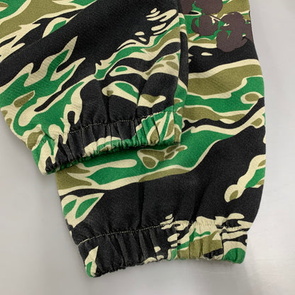【中古品】【メンズ】 DENIM TEARS デニムティアーズ GREEN CAMO COTTON WREATH SWEATPANT グリーン カモ コットン リース スウェットパンツ ボトムス 153-260503-kh-08-izu サイズ：S カラー：マルチ 万代Net店