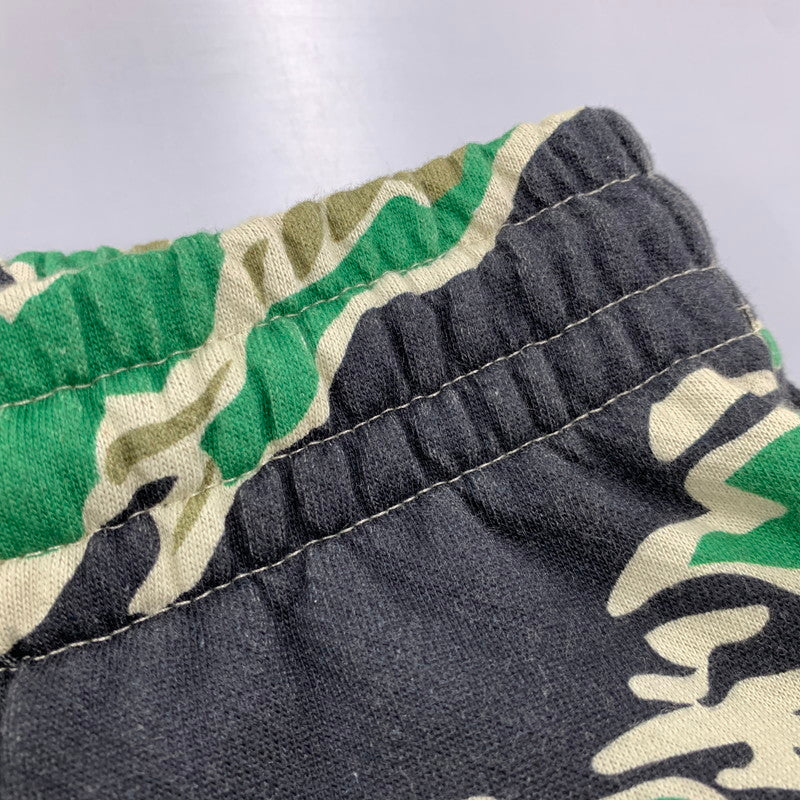 【中古品】【メンズ】 DENIM TEARS デニムティアーズ GREEN CAMO COTTON WREATH SWEATPANT グリーン カモ コットン リース スウェットパンツ ボトムス 153-260503-kh-08-izu サイズ：S カラー：マルチ 万代Net店
